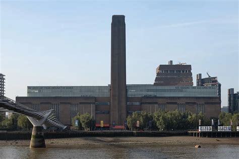 Tate Modern fashion show